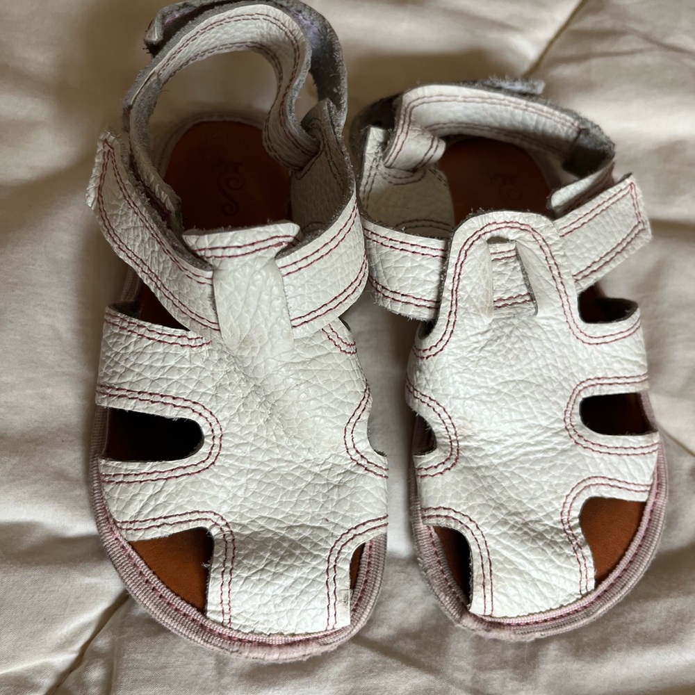 Magical Shoes White Vegetable Tanned Leather Sandals size 24 - GUC
